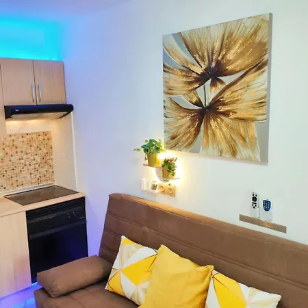 شقة Mit Beheiztem Pool By Interhome *